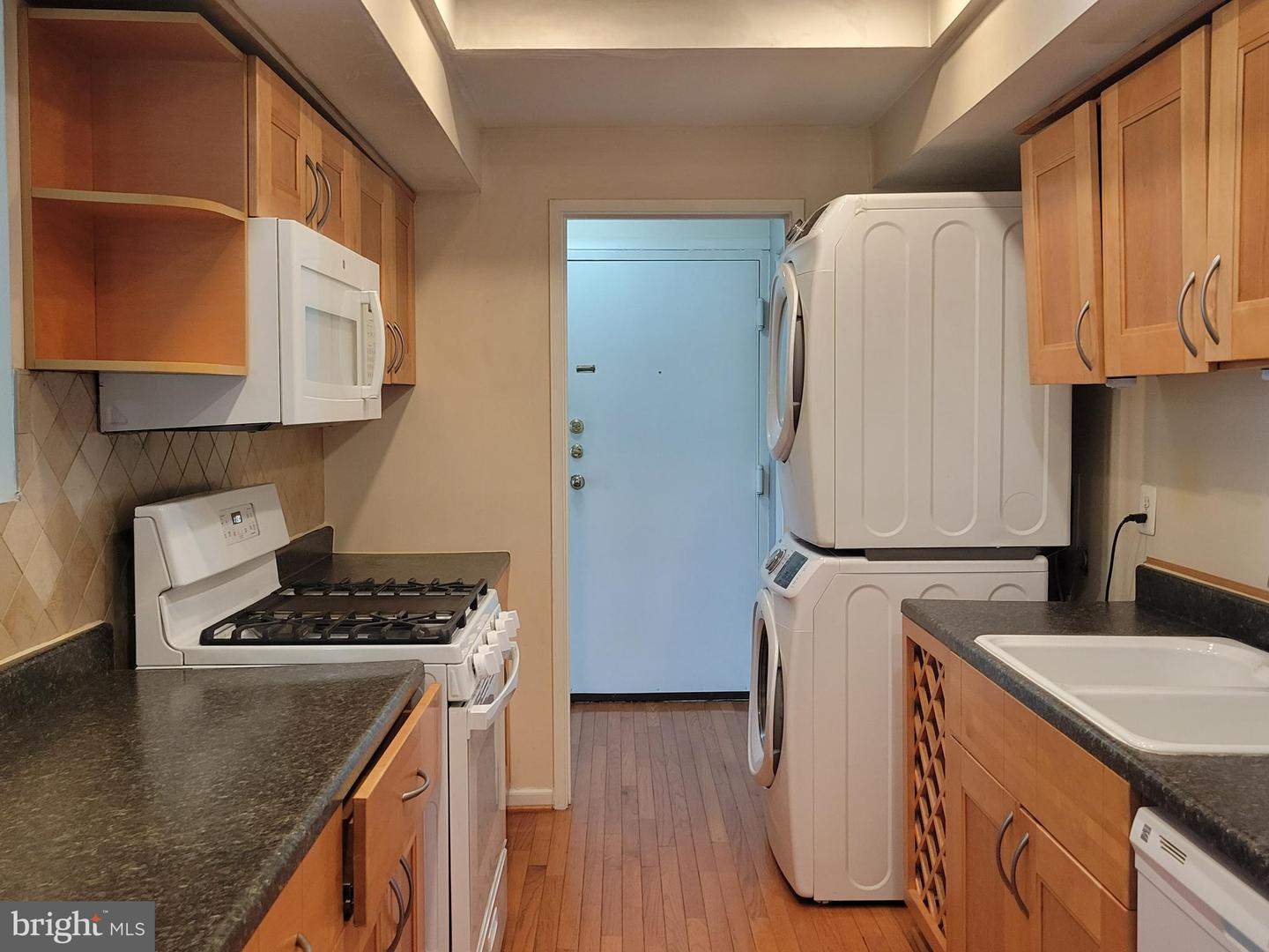 10239 Prince Pl #26-104 Property Photo 7