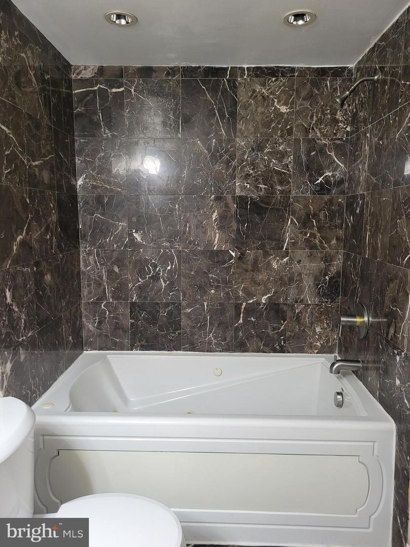 10239 Prince Pl #26-104 Property Photo 14