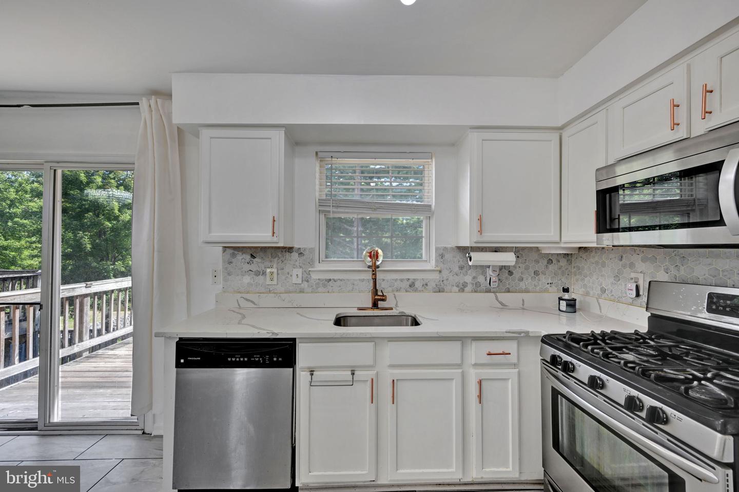 3738 Apothecary St Property Photo 6
