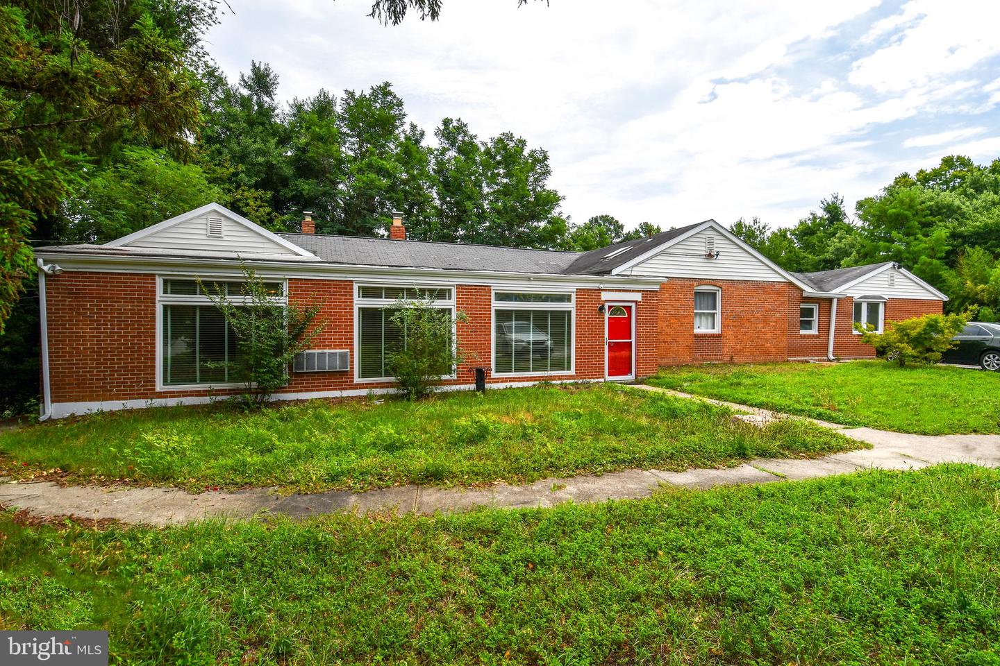 301 Loureiro Ln Property Photo 1