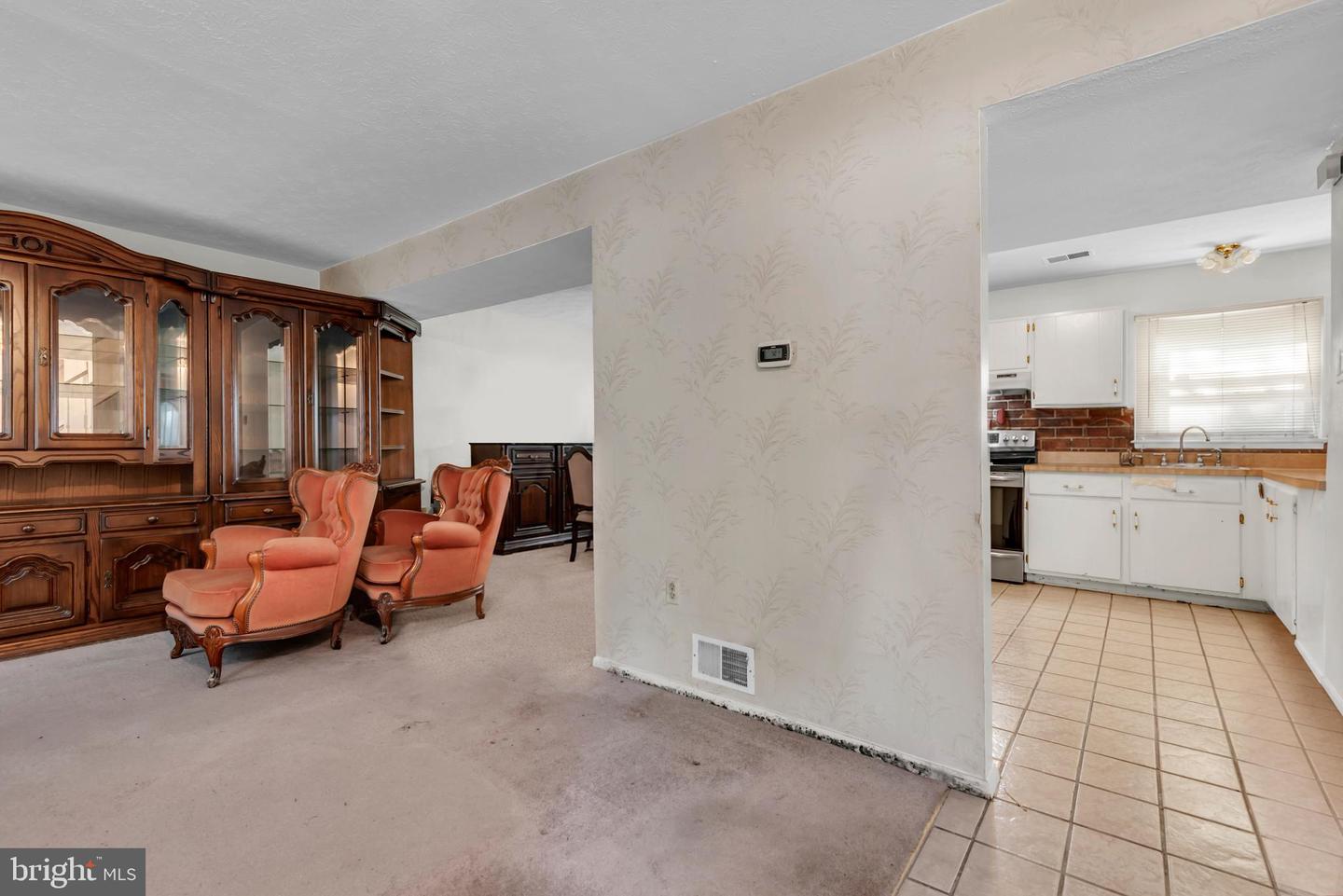 10815 Garnet Dr Property Photo 3