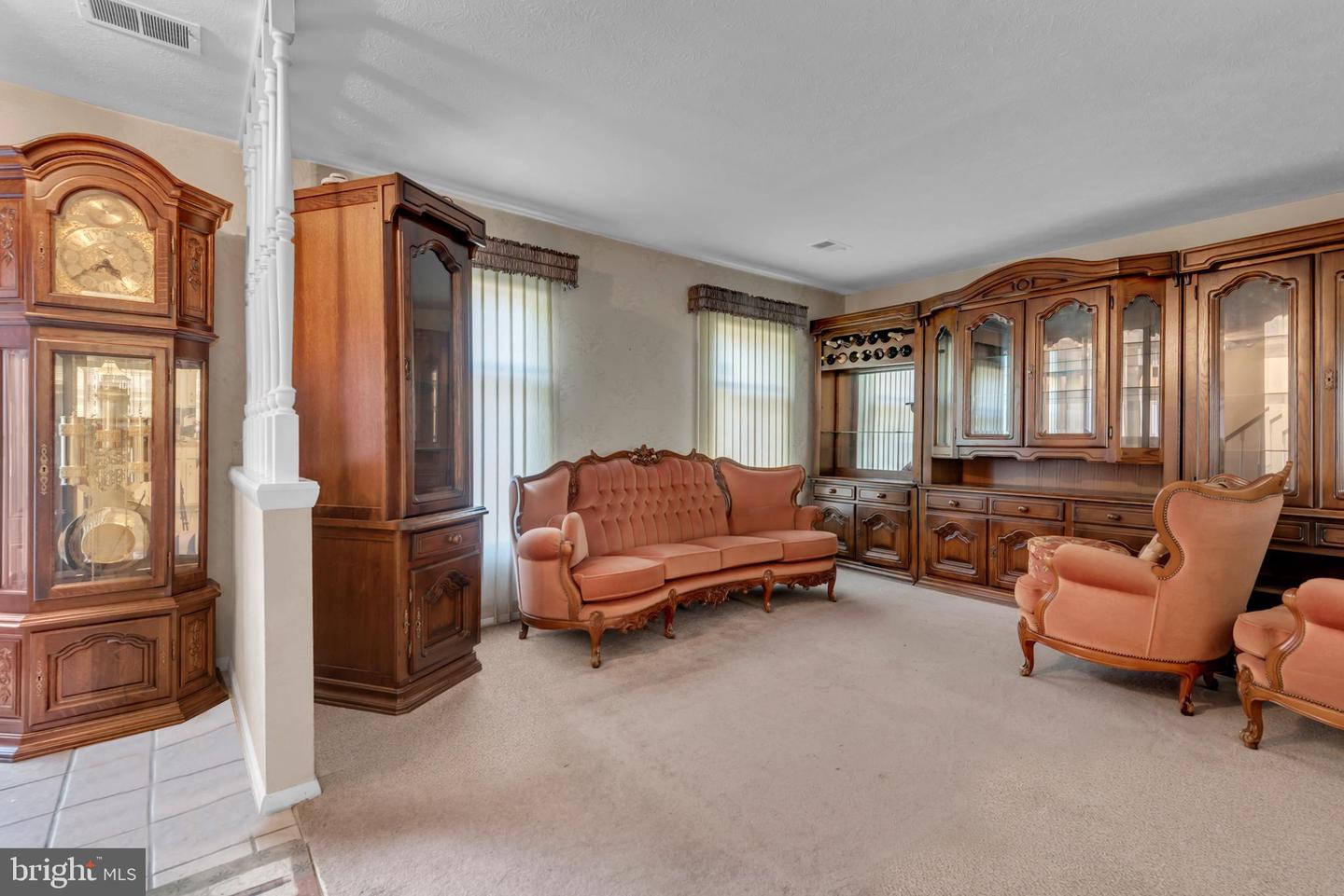 10815 Garnet Dr Property Photo 4