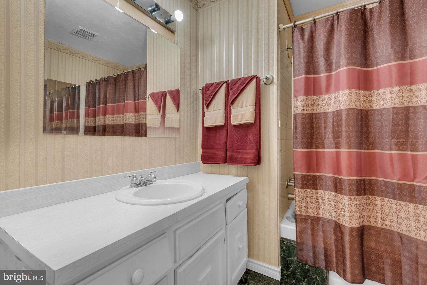 10815 Garnet Dr Property Photo 21