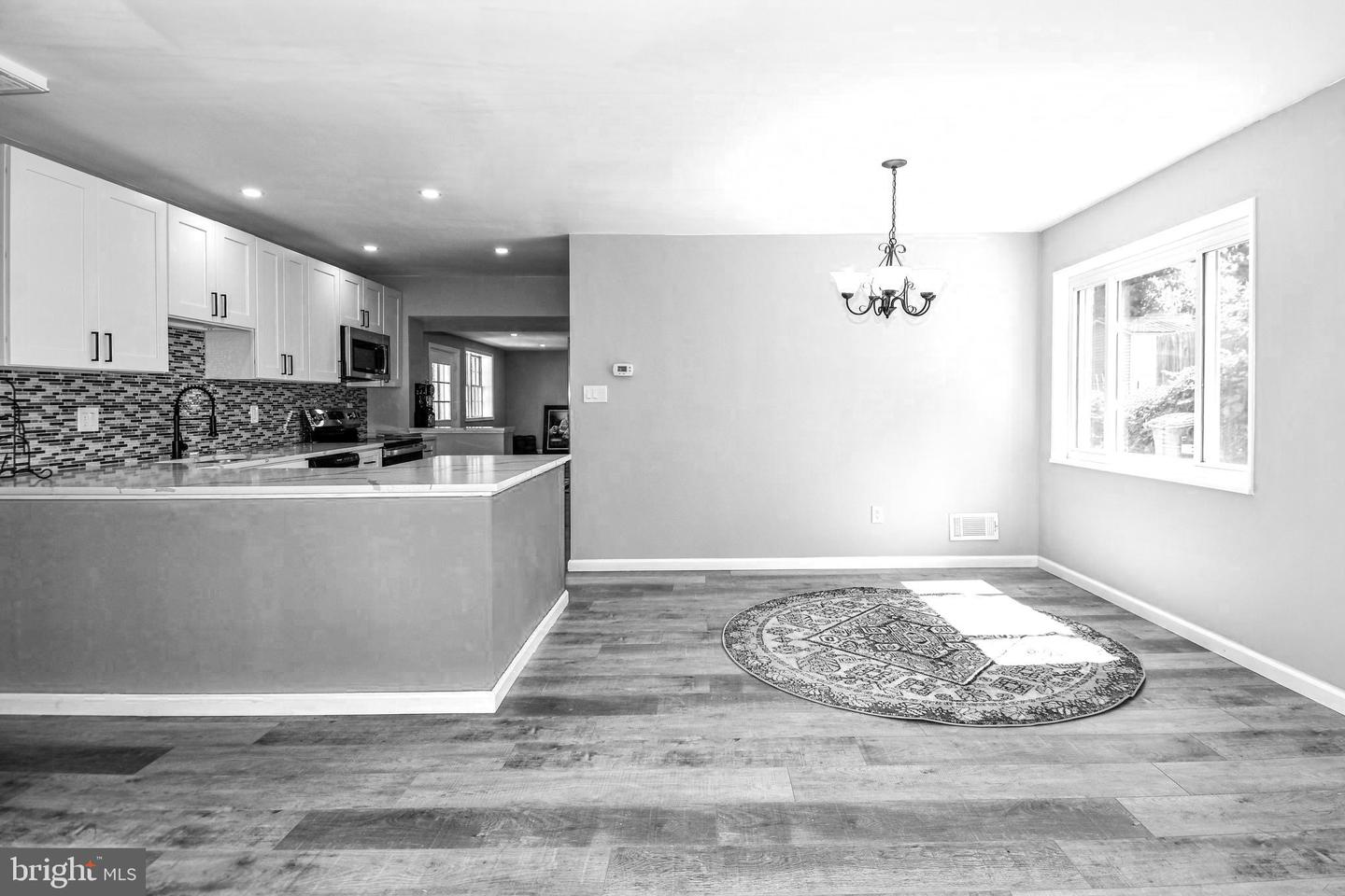 1210 Lindsay Rd Property Photo 5