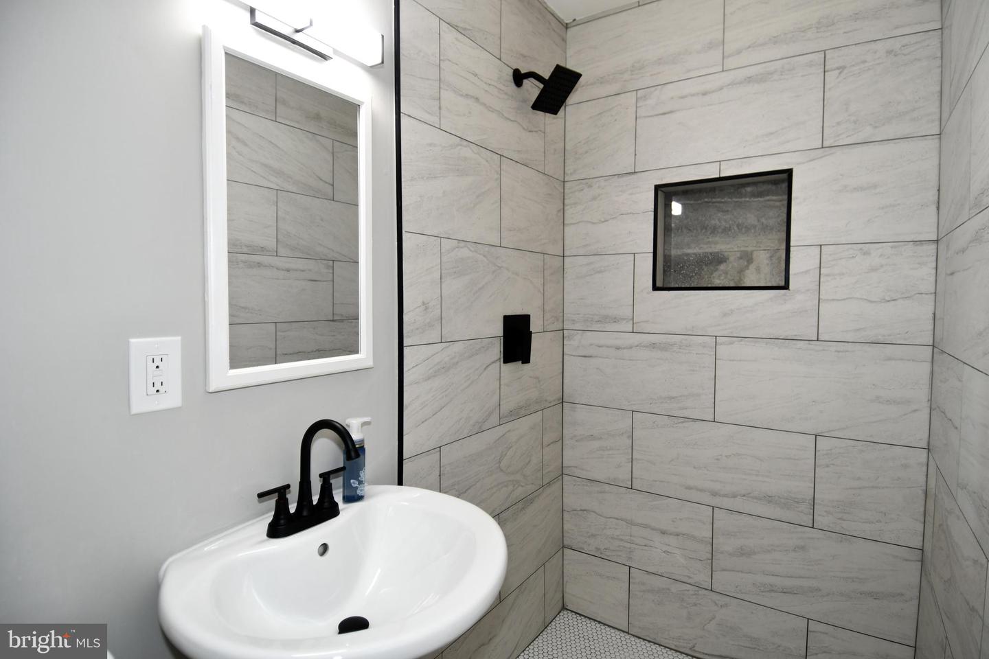 1210 Lindsay Rd Property Photo 38