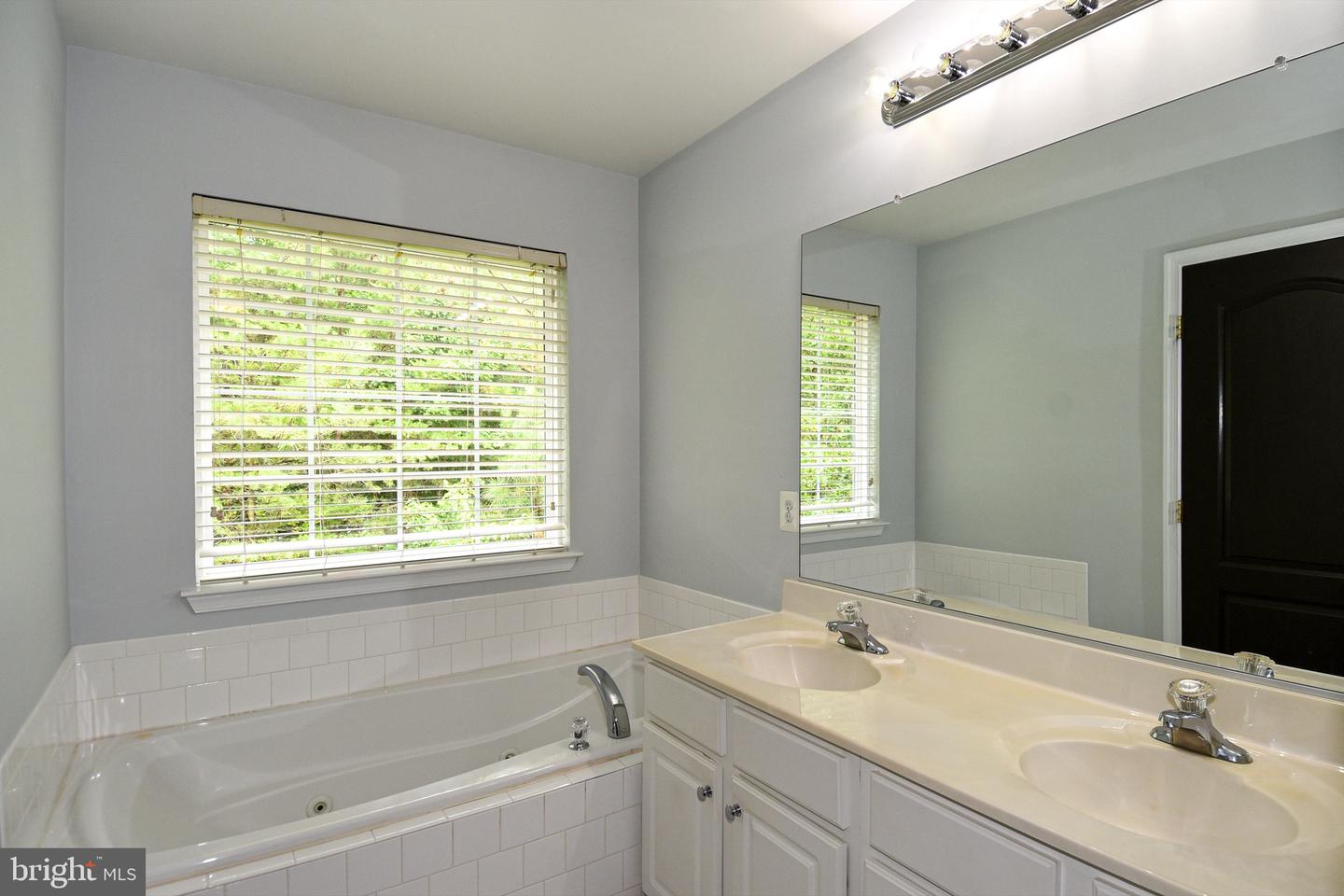 15511 Kennett Square Way Property Photo 24