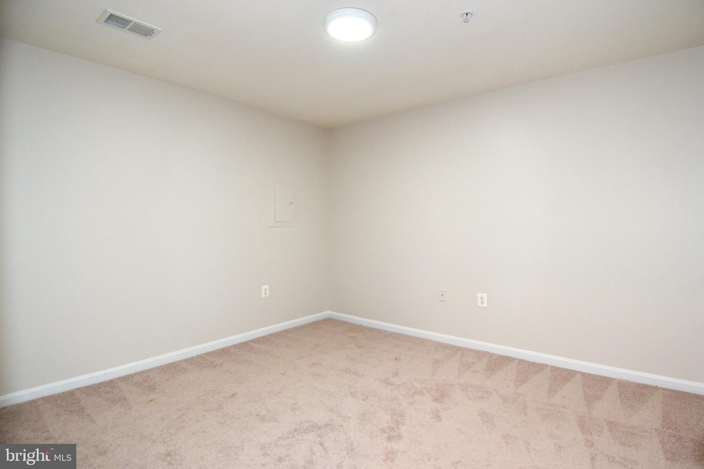 15511 Kennett Square Way Property Photo 42