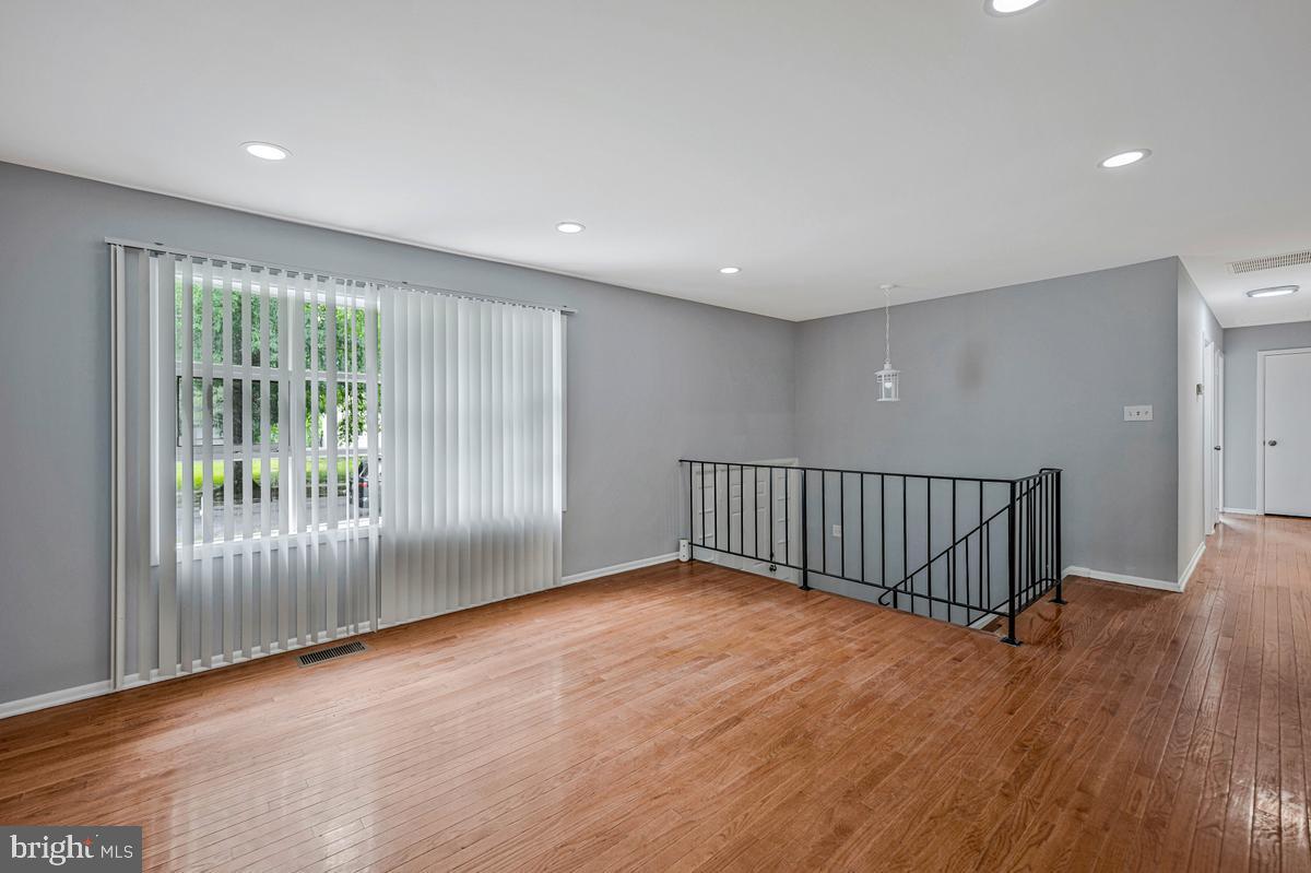 12417 Parkton St Property Photo 4