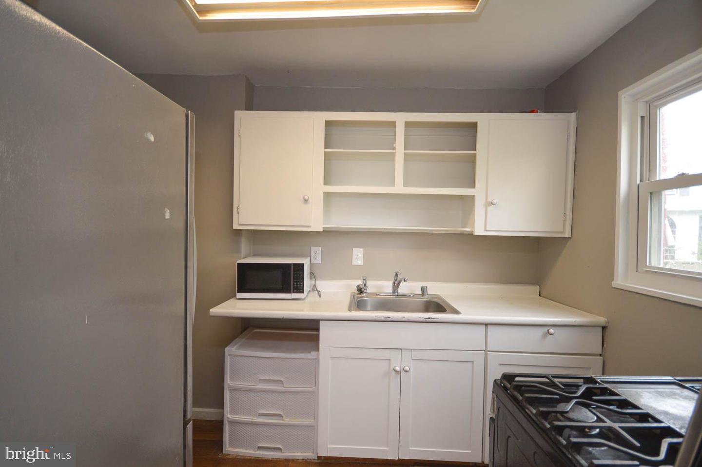 5000 Surrey Ln Property Photo 7