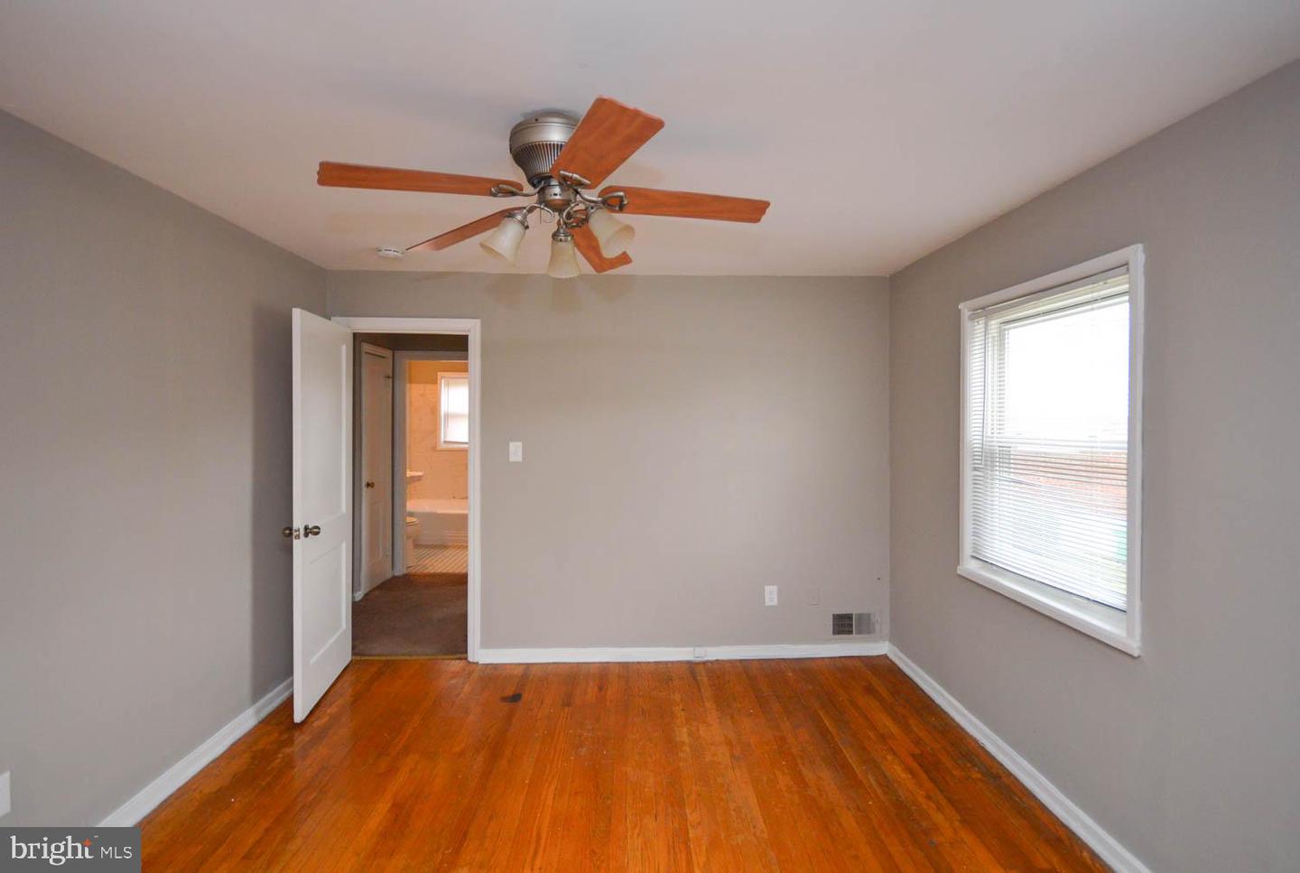 5000 Surrey Ln Property Photo 12