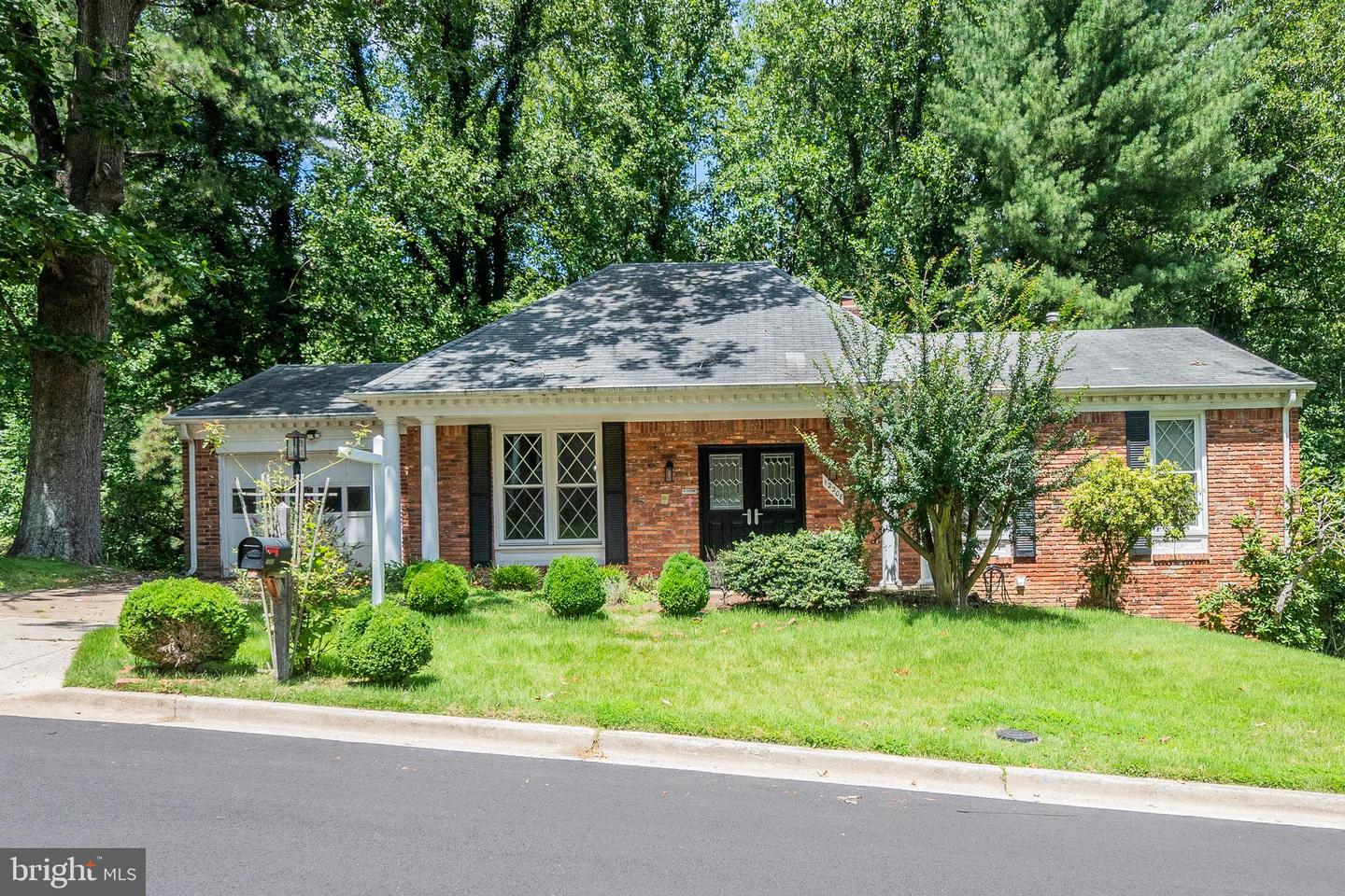 12208 Westview Dr Property Photo 1