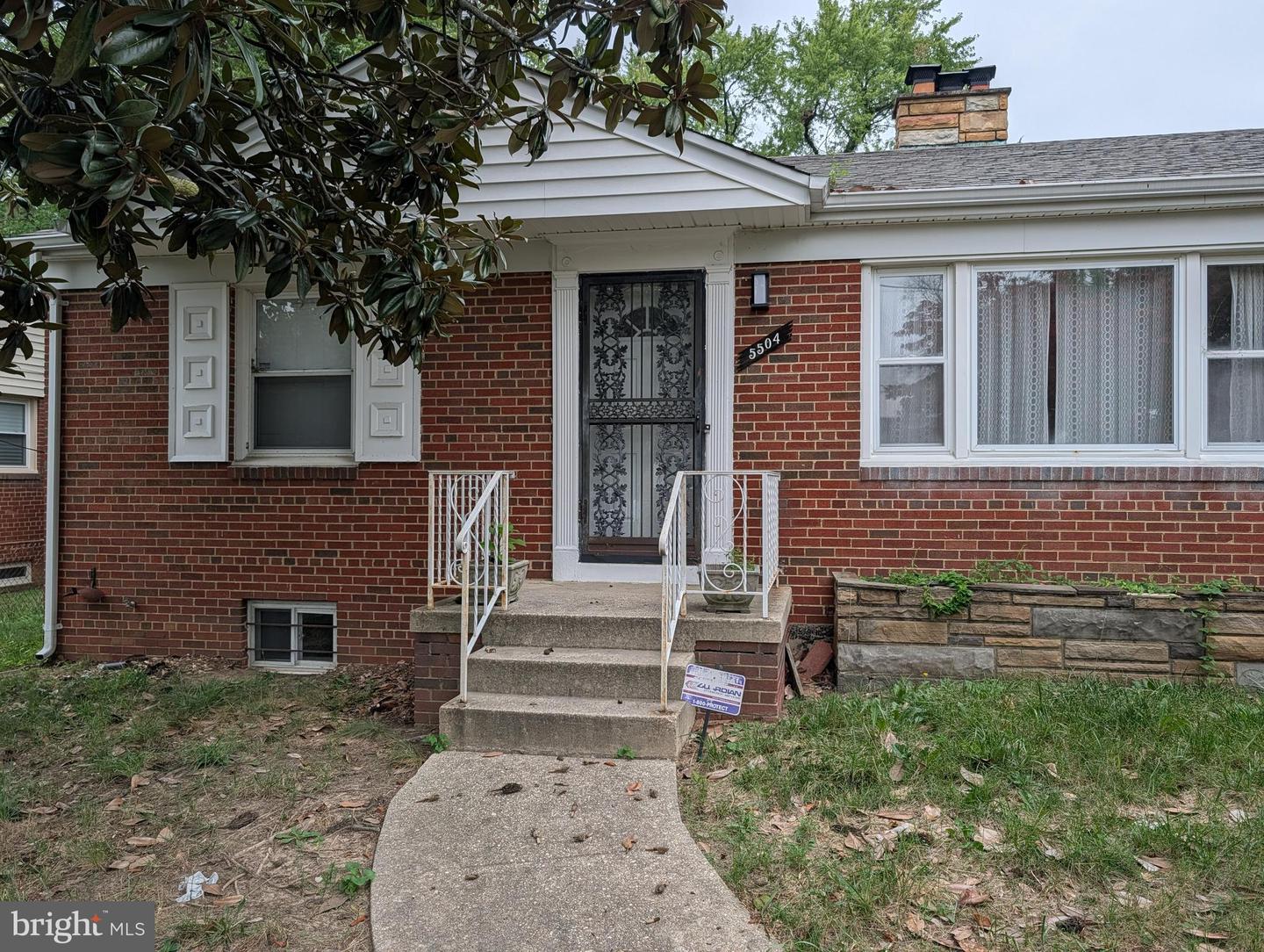 5504 KIRBY ST Property Photo 1