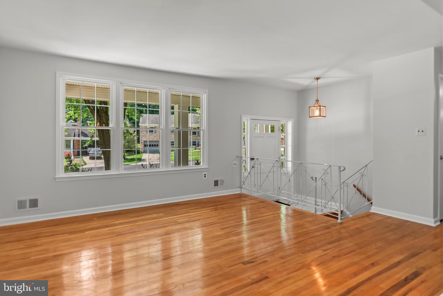 12204 Kinloch Ct Property Photo 6