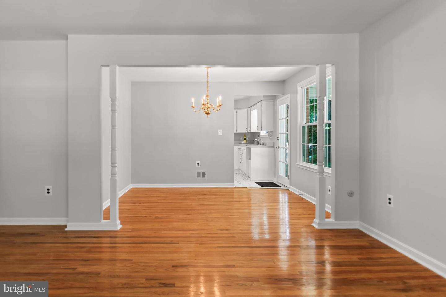 12204 Kinloch Ct Property Photo 9