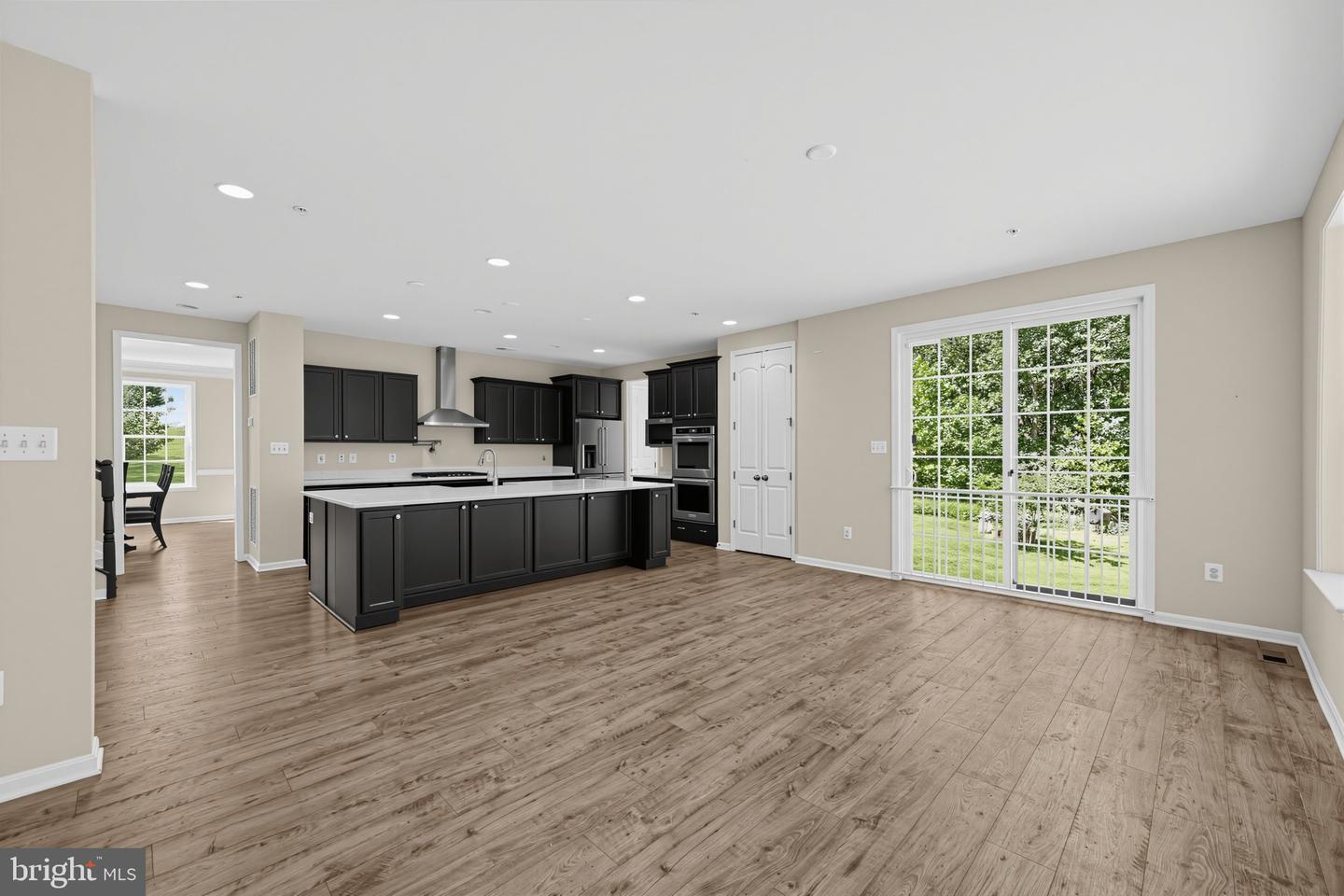 12200 Authur Ct Property Photo 13