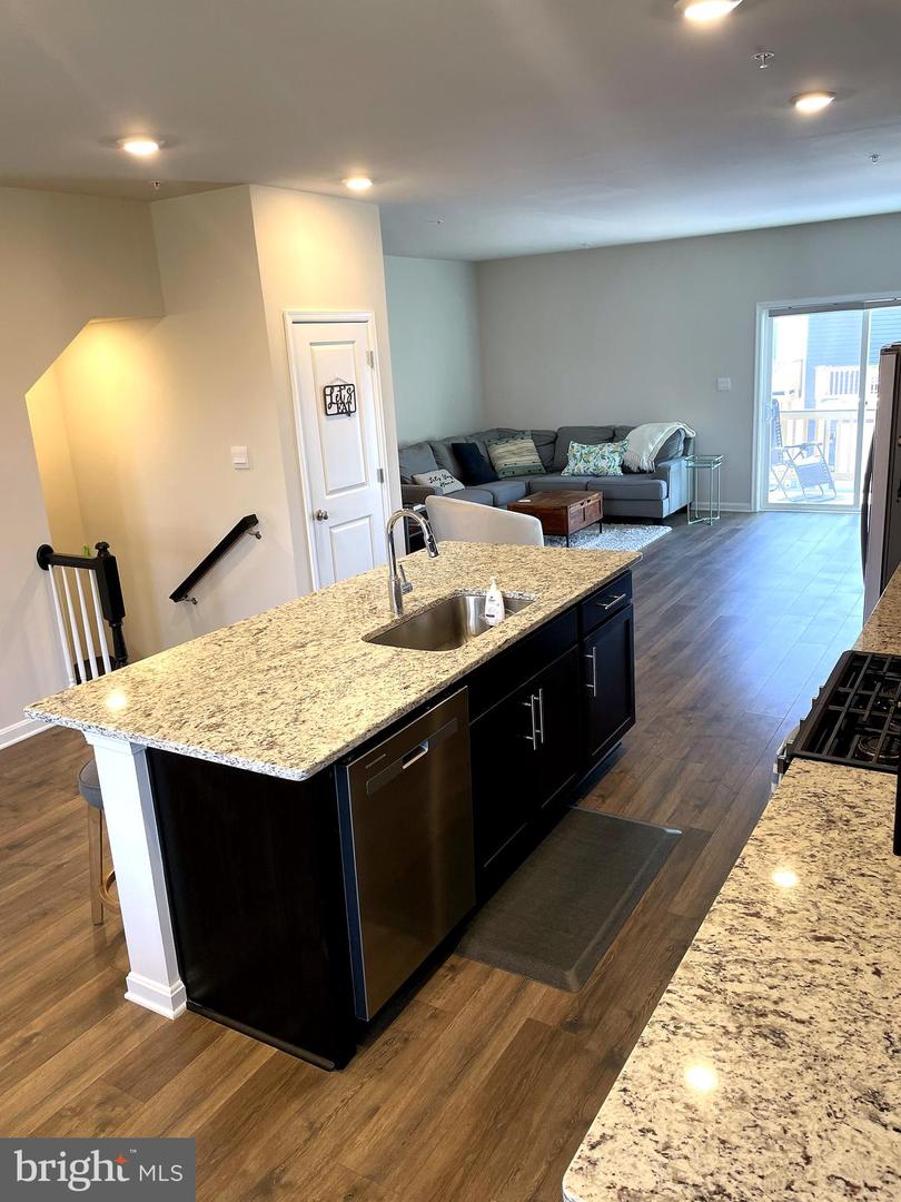 6510 Spoonbill Way Property Photo 14