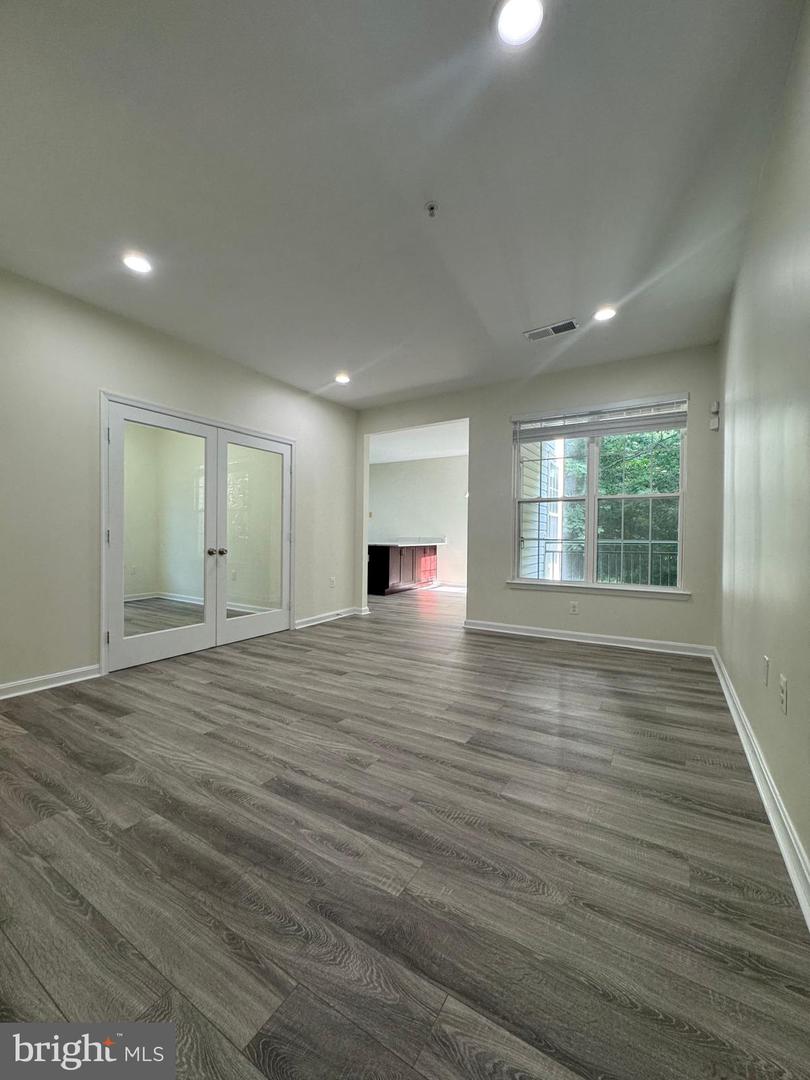 15607 Everglade Ln #b203 Property Photo 5