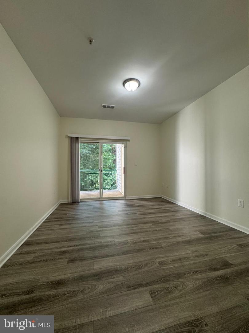 15607 Everglade Ln #b203 Property Photo 6