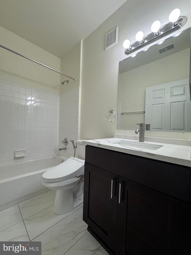 15607 Everglade Ln #b203 Property Photo 11