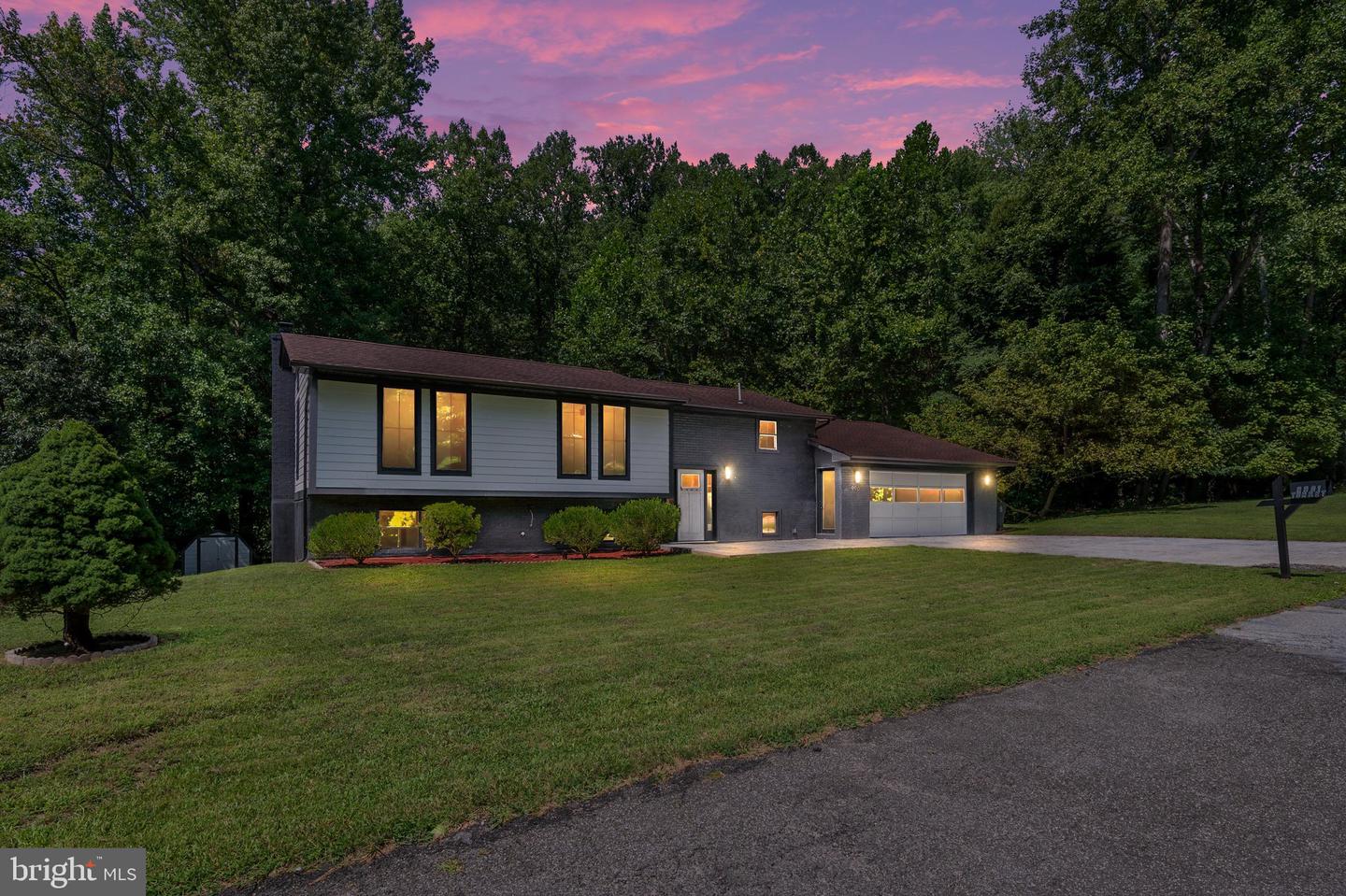 9901 Turret Ln Property Photo 1