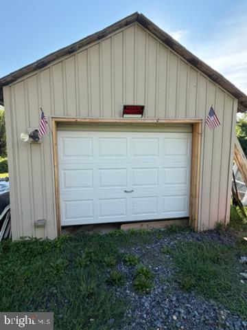 18507 Central Ave Property Photo 6