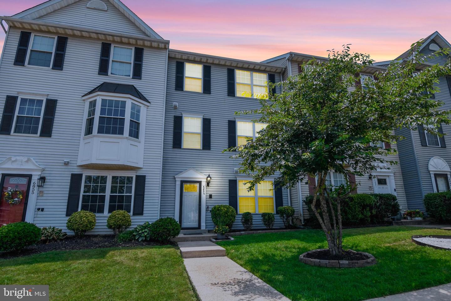 6853 JADE CT