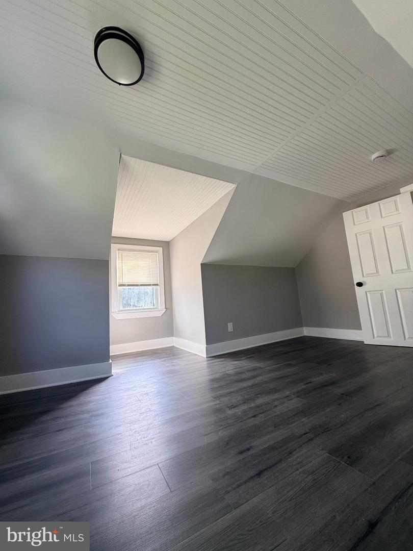 7516 Burgess Ln Property Photo 12