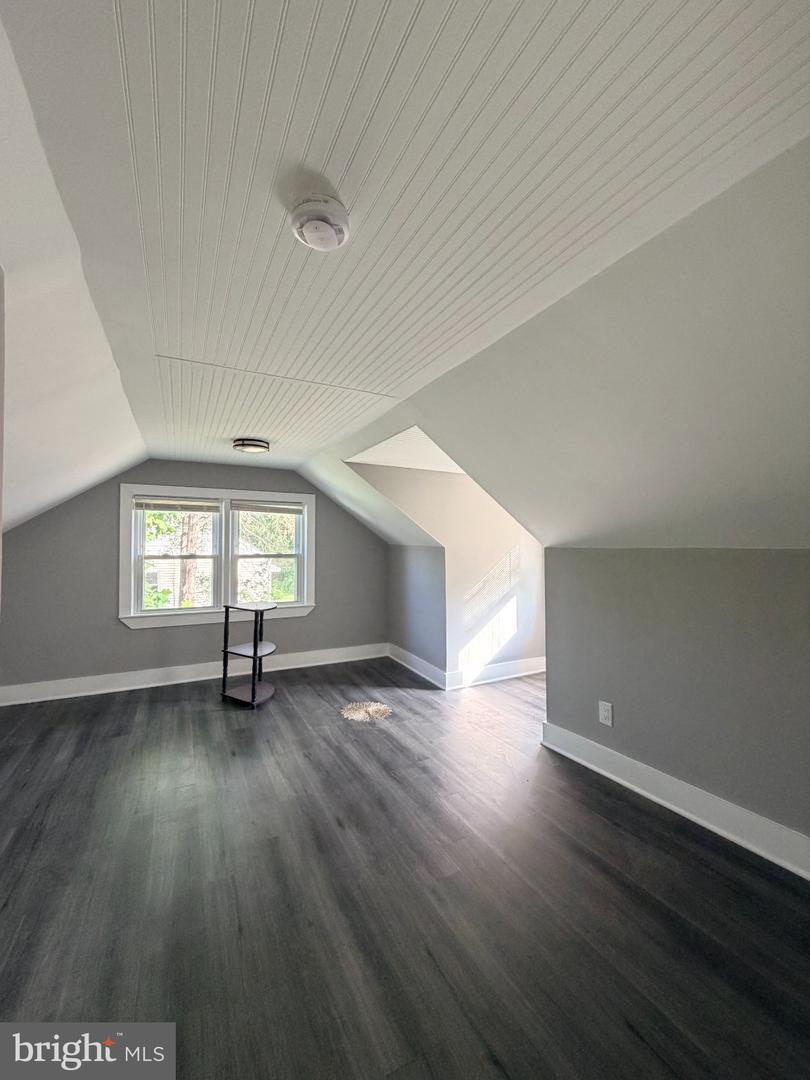 7516 Burgess Ln Property Photo 13