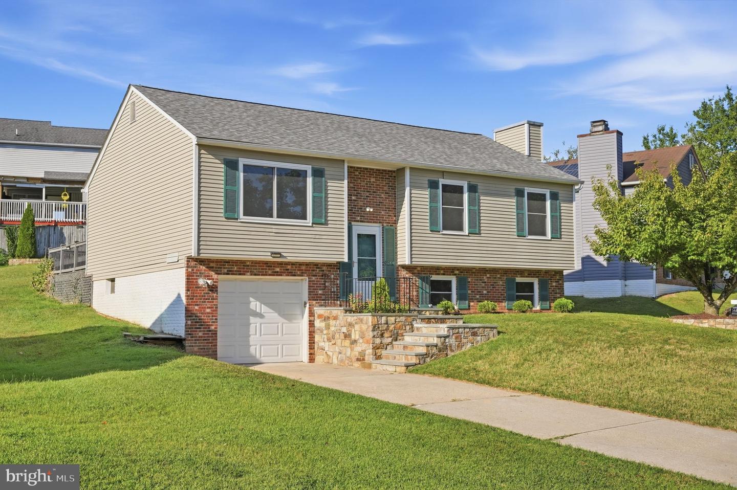 9136 Mchenry Ln Property Photo 3
