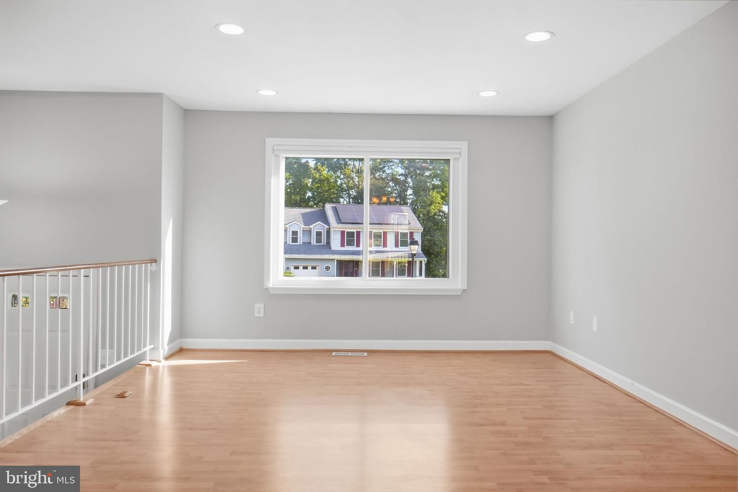 9136 Mchenry Ln Property Photo 6