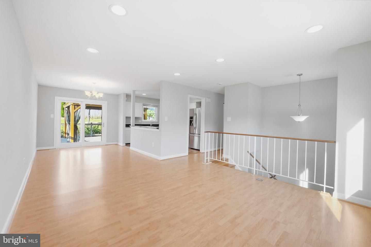 9136 Mchenry Ln Property Photo 8
