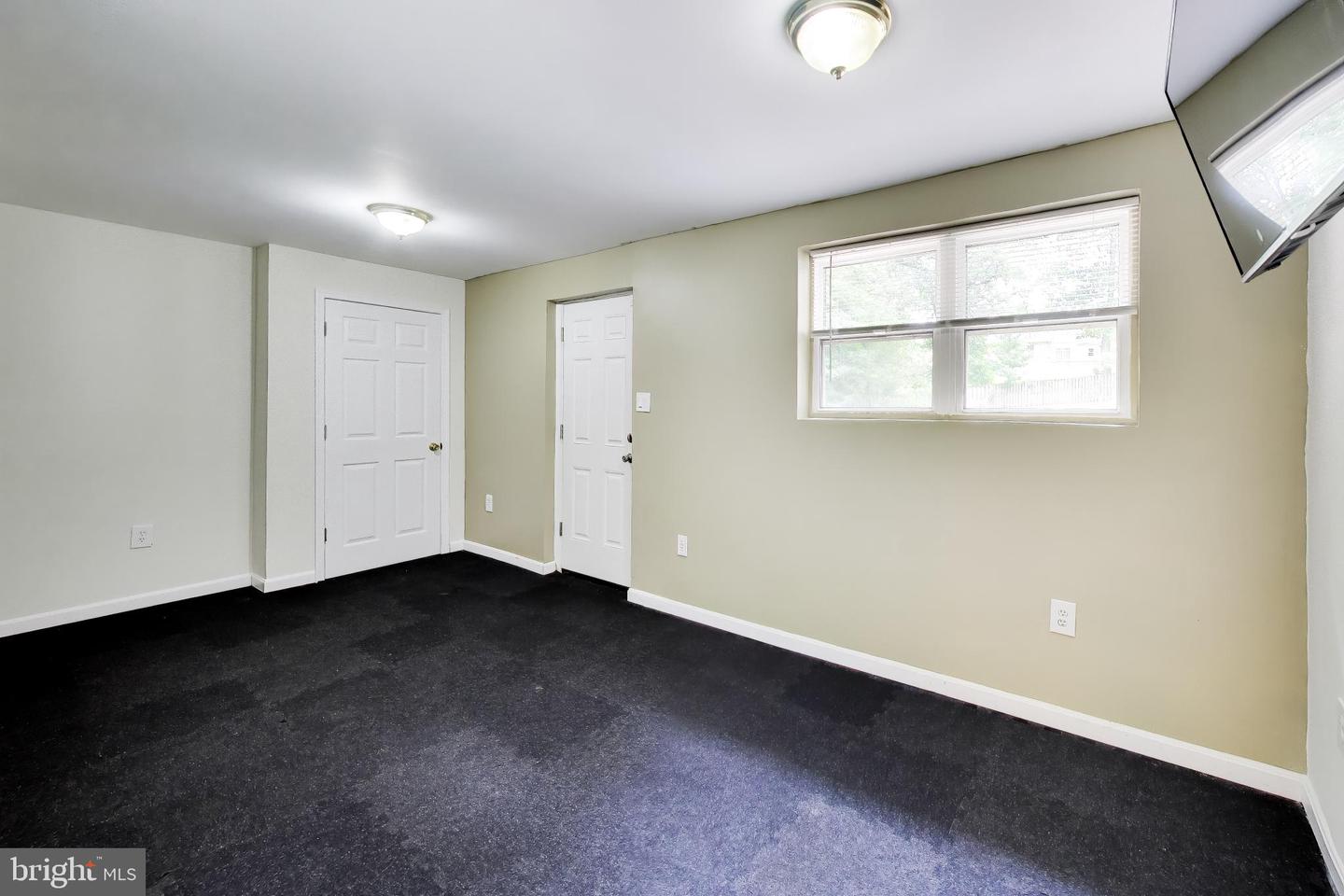 715 Calvert Ln Property Photo 37