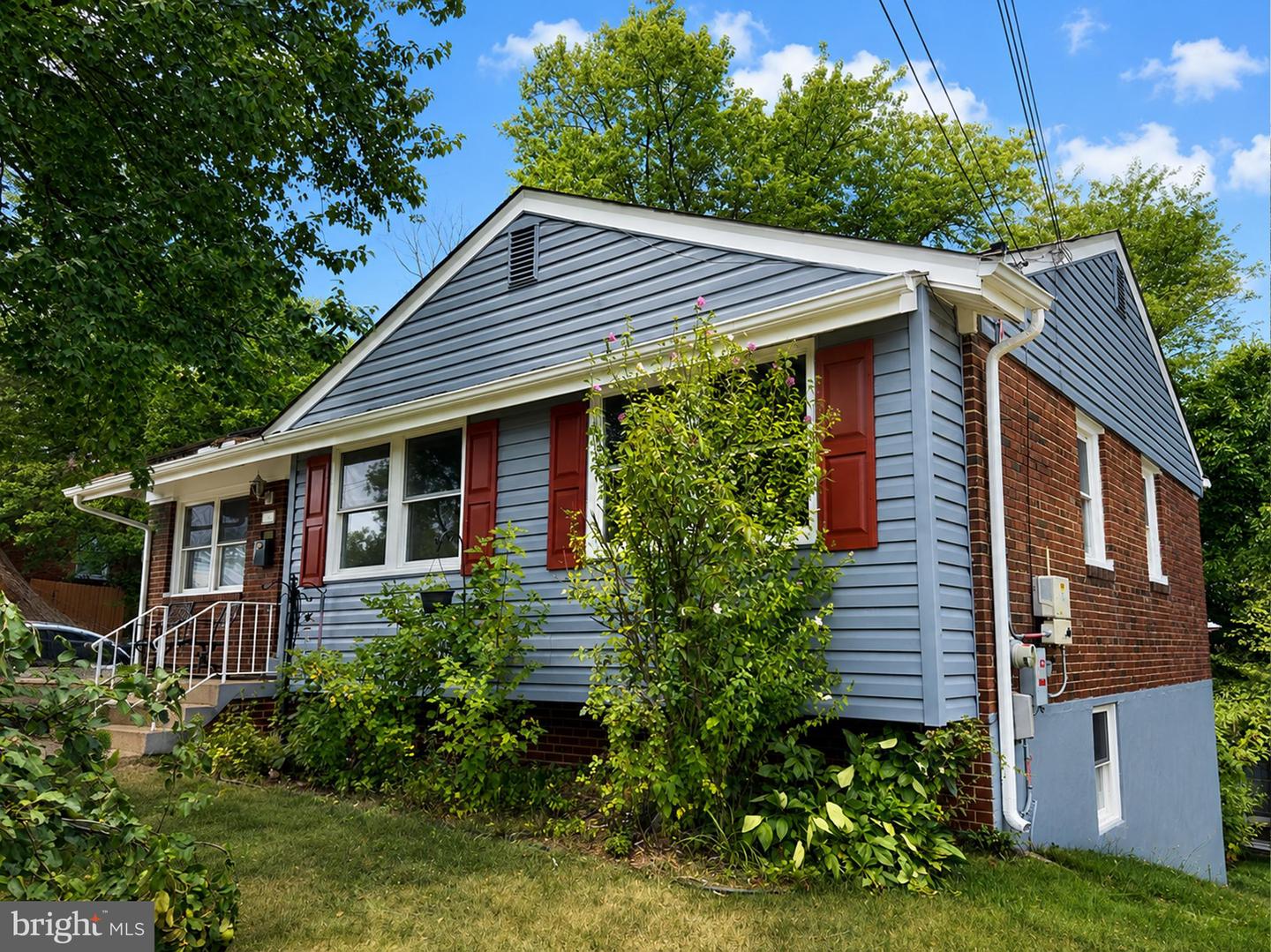 6806 Beacon Pl Property Photo 2