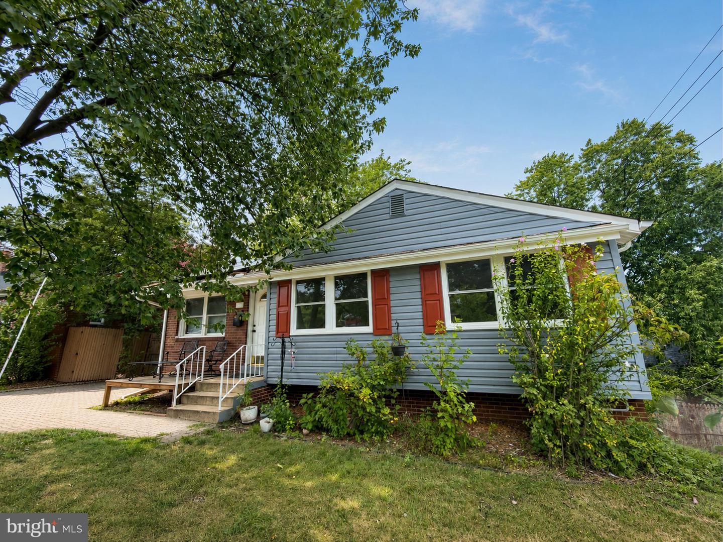 6806 Beacon Pl Property Photo 3