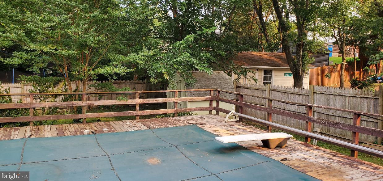 15405 Bounds Ave Property Photo 7