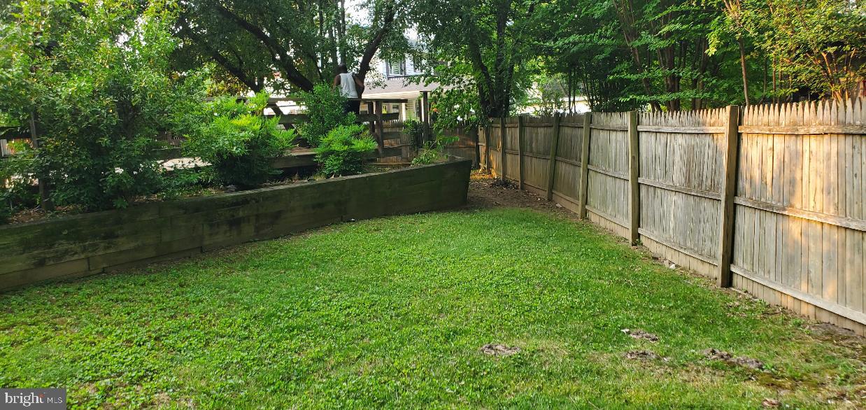 15405 Bounds Ave Property Photo 10