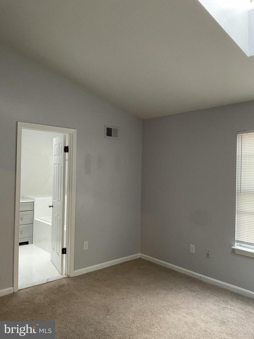 MDPG2211476 Property Photo 25