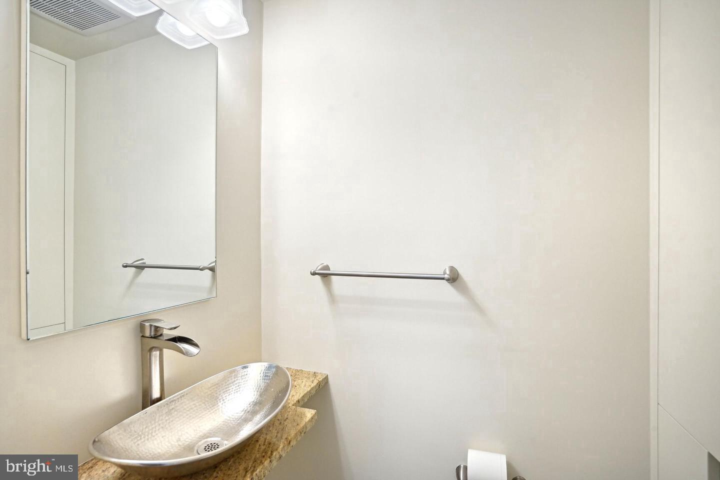 6300 Longfellow St Property Photo 4