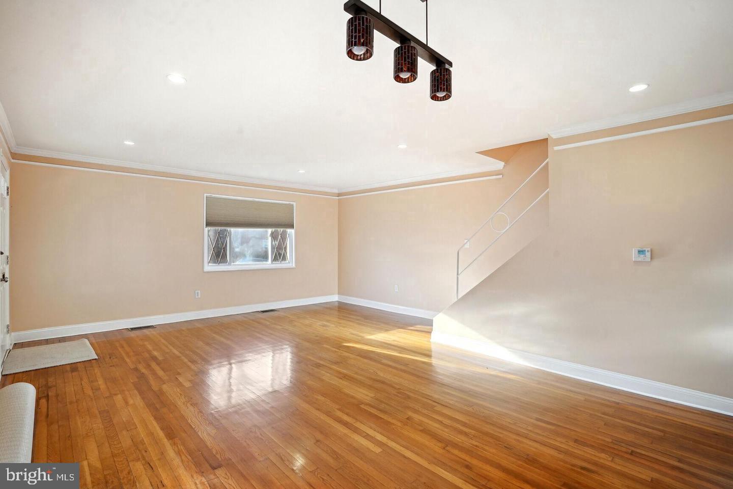 6300 Longfellow St Property Photo 8