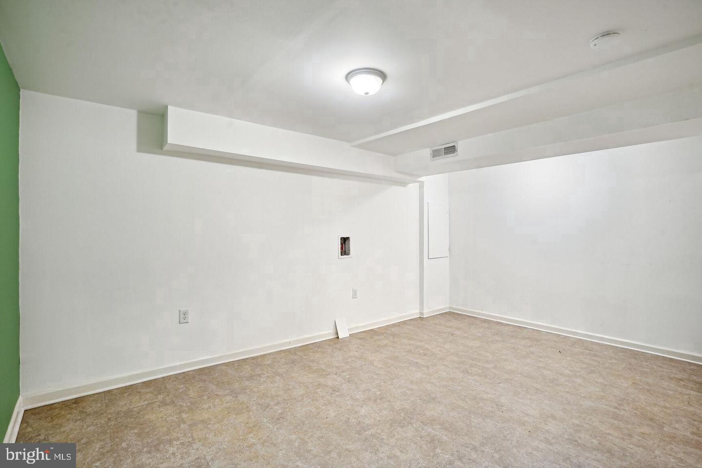 6300 Longfellow St Property Photo 10
