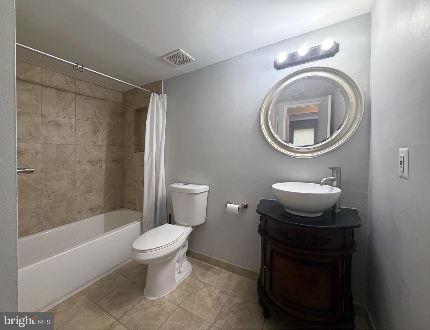 10237 Prince Pl #25-105 Property Photo 3