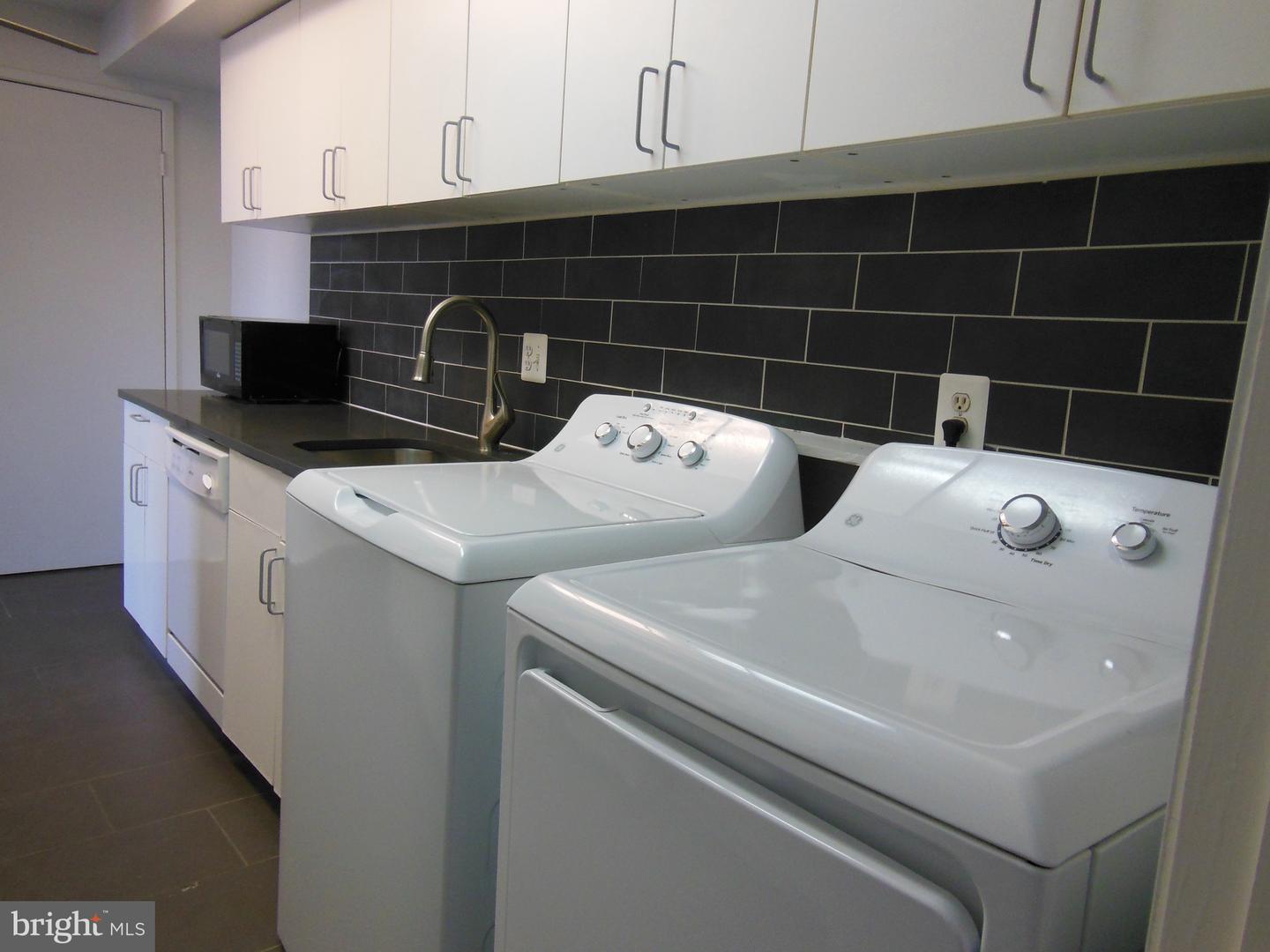10237 Prince Pl #25-105 Property Photo 4