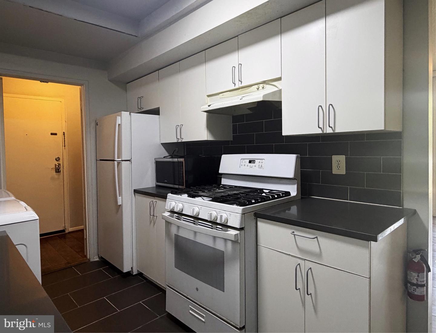10237 Prince Pl #25-105 Property Photo 5
