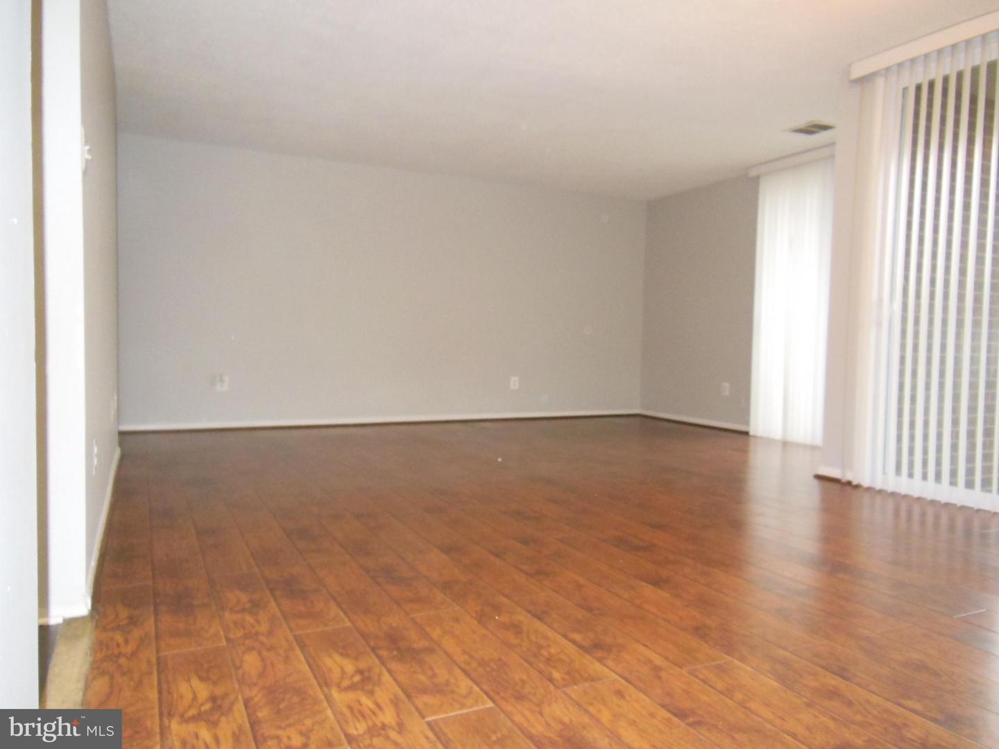 10237 Prince Pl #25-105 Property Photo 12