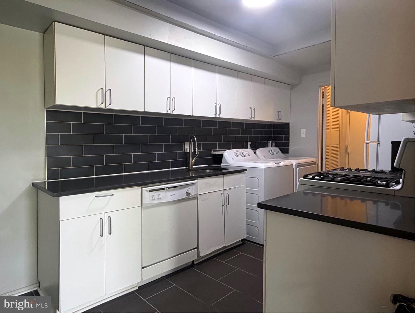 10237 Prince Pl #25-105 Property Photo 16