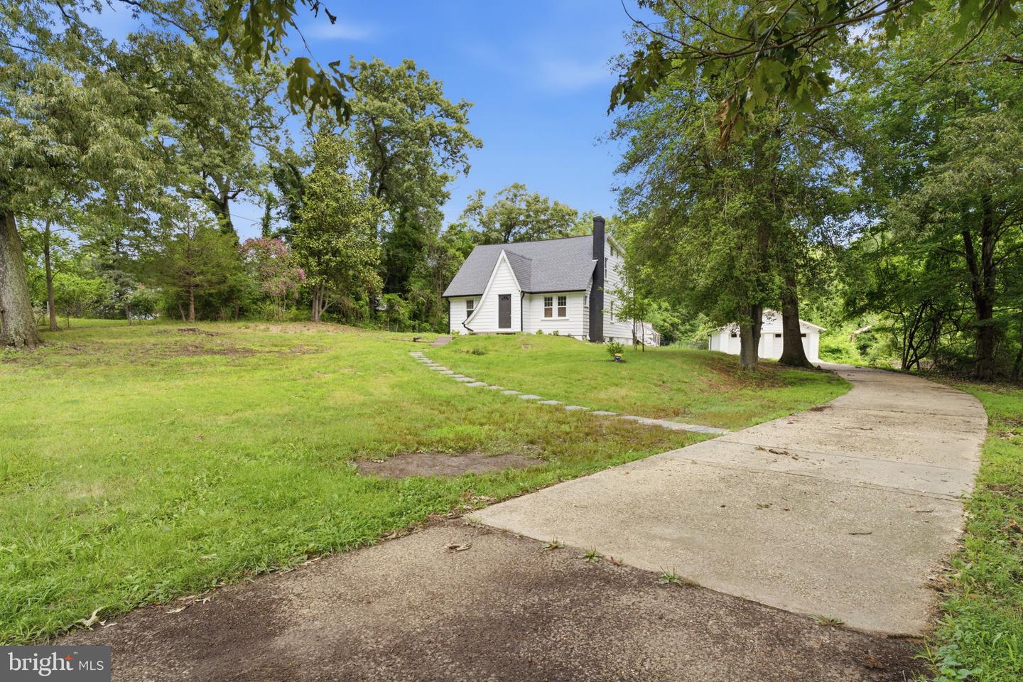 3412 Oaklawn Rd Property Photo 3