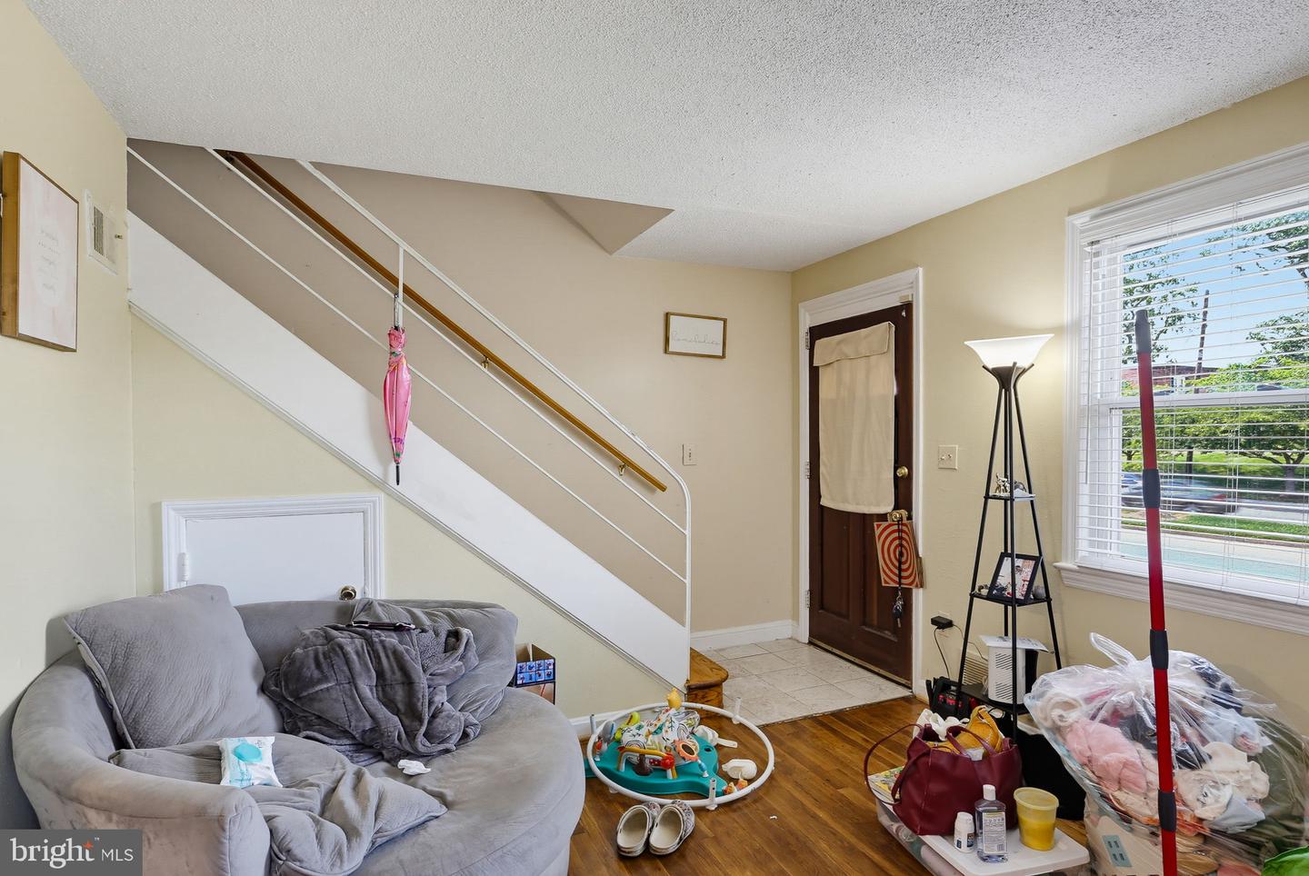 2581 Iverson St Property Photo 5