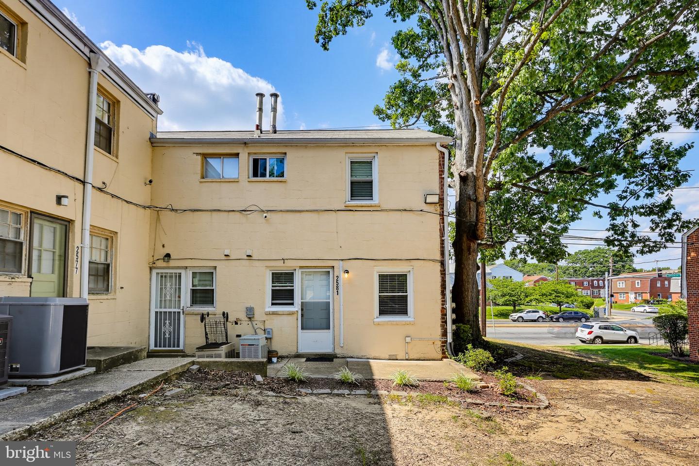 2581 Iverson St Property Photo 11