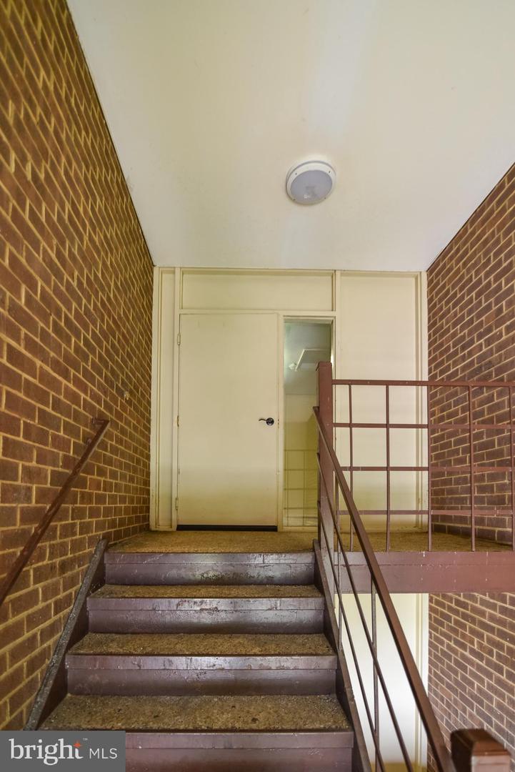 10243 Prince Pl #28-306 Property Photo 2