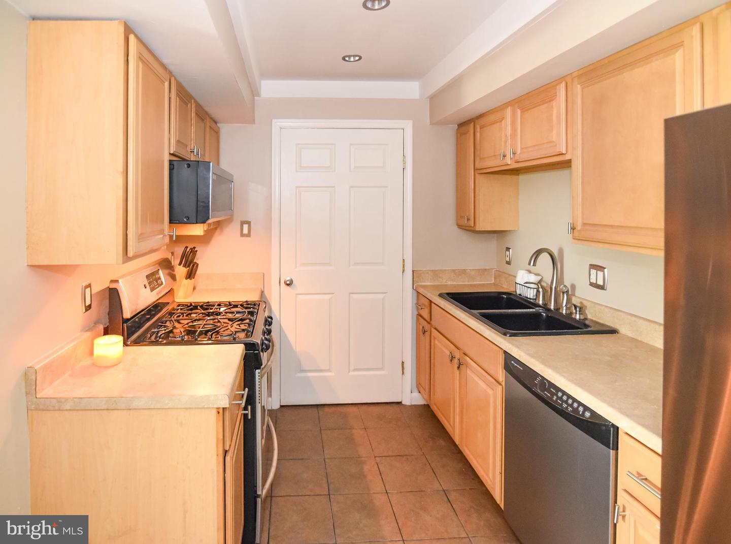 10243 Prince Pl #28-306 Property Photo 8